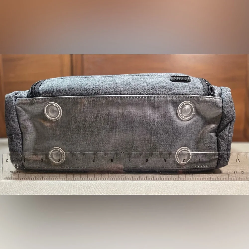 Lug Trolley Gray Cosmetic Case